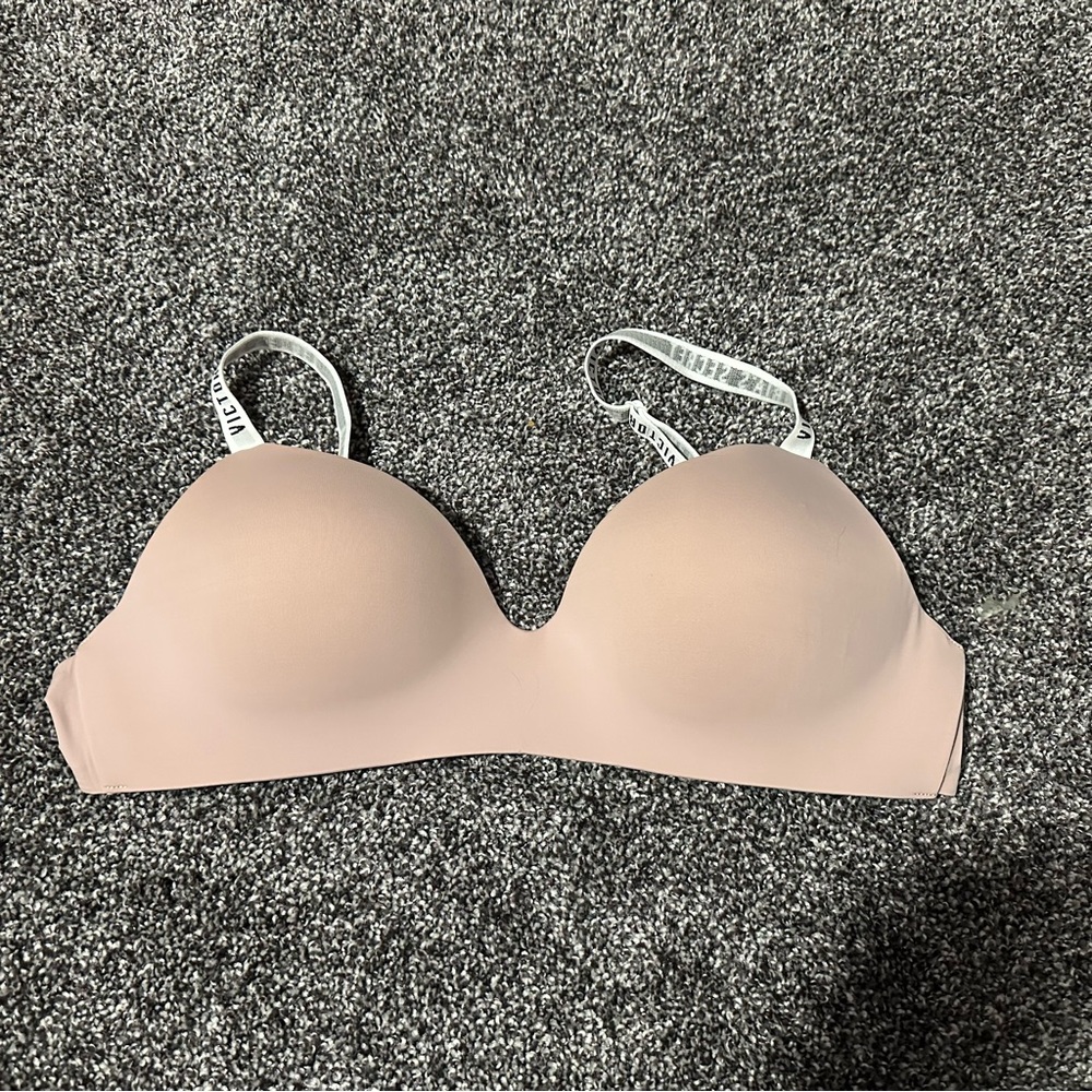 Victoria Secret T-shirt bra 34D
